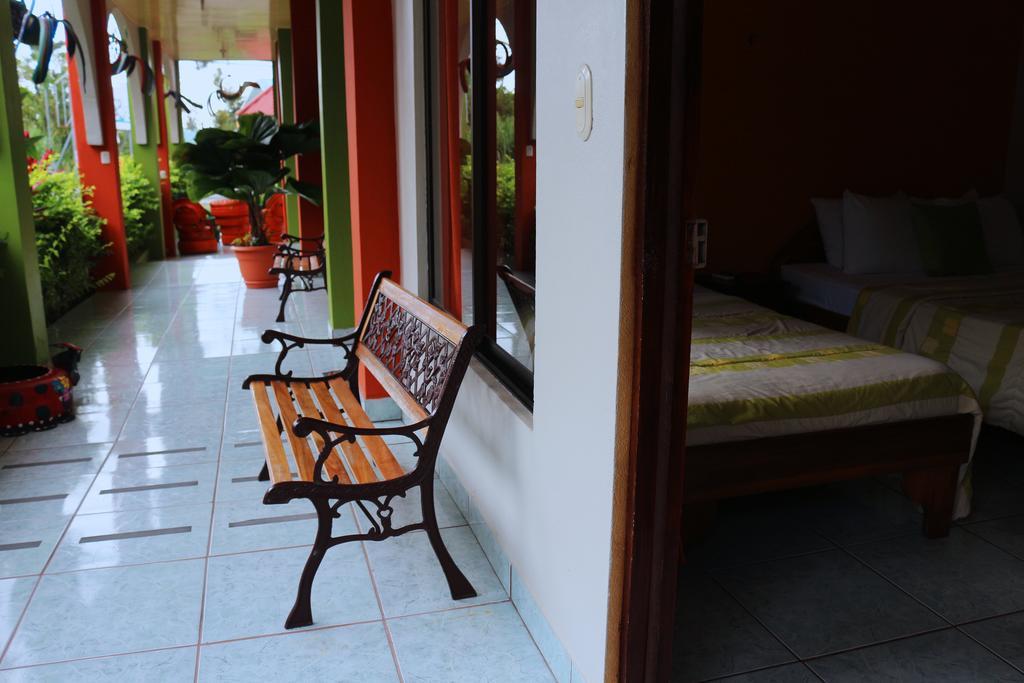 Hotel Las Flores Fortuna ラ・フォルトゥナ エクステリア 写真