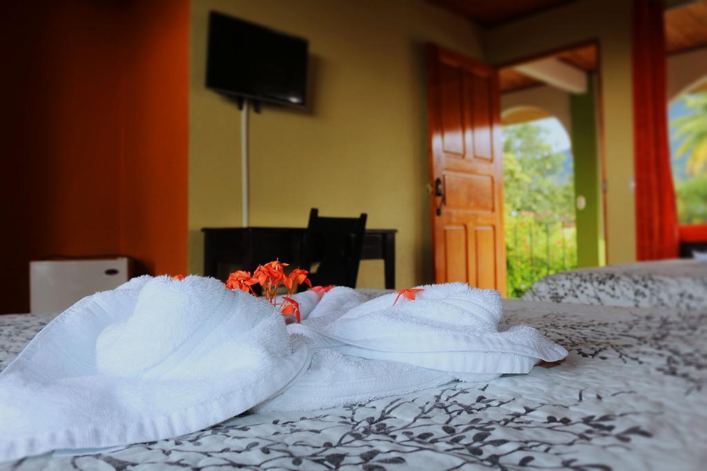 Hotel Las Flores Fortuna ラ・フォルトゥナ エクステリア 写真