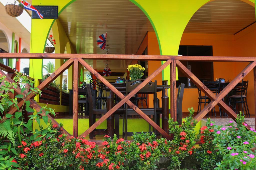 Hotel Las Flores Fortuna ラ・フォルトゥナ エクステリア 写真