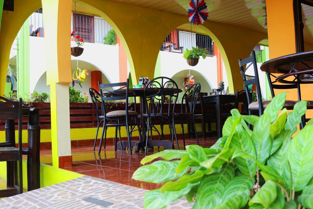Hotel Las Flores Fortuna ラ・フォルトゥナ エクステリア 写真