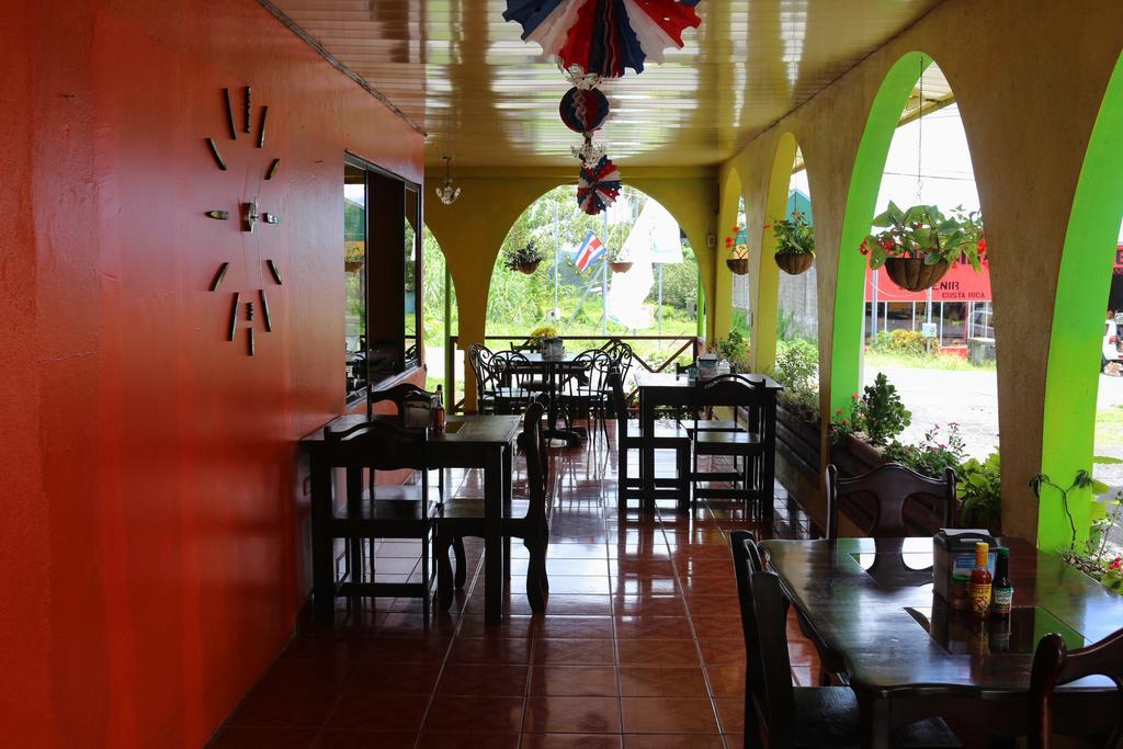 Hotel Las Flores Fortuna ラ・フォルトゥナ エクステリア 写真