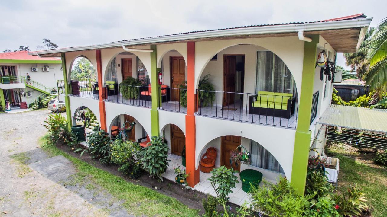 Hotel Las Flores Fortuna ラ・フォルトゥナ エクステリア 写真